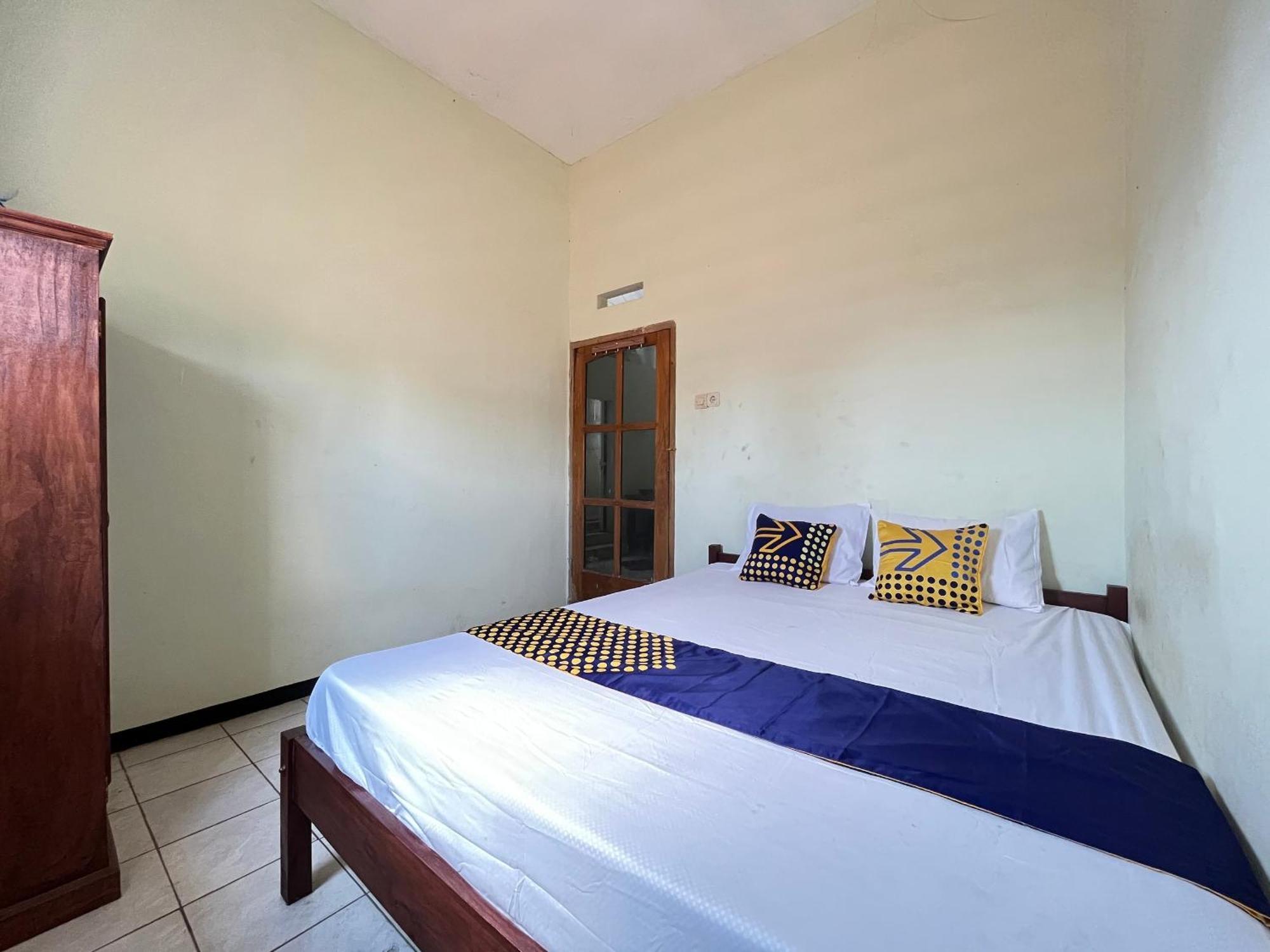Отель Spot On 93423 Kost Berkah Near Kebun Teh Wonosari Лаванг Экстерьер фото