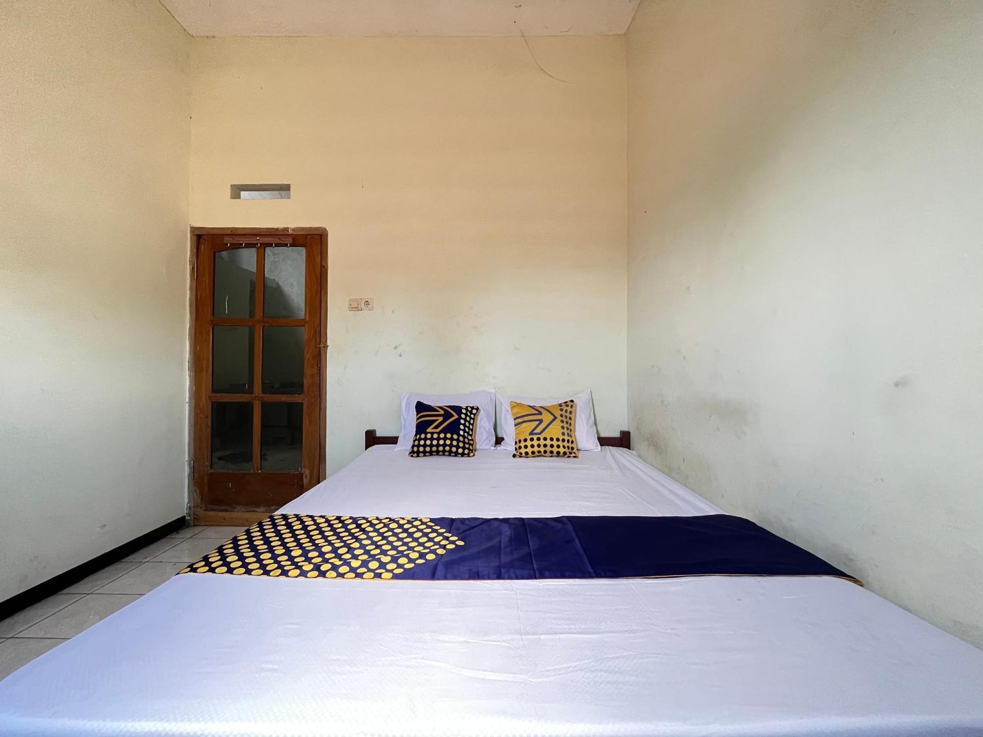 Отель Spot On 93423 Kost Berkah Near Kebun Teh Wonosari Лаванг Экстерьер фото