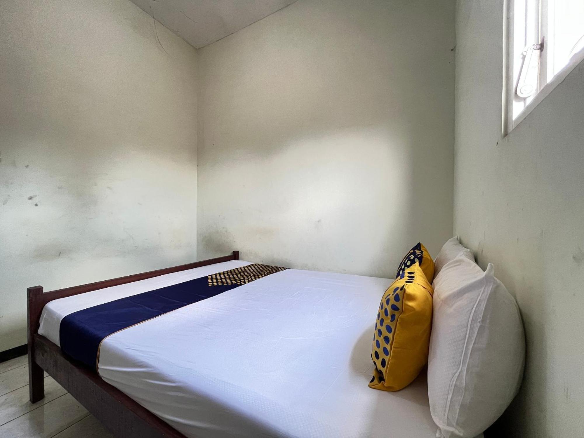 Отель Spot On 93423 Kost Berkah Near Kebun Teh Wonosari Лаванг Экстерьер фото