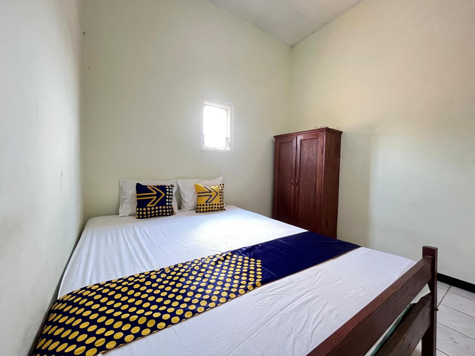 Отель Spot On 93423 Kost Berkah Near Kebun Teh Wonosari Лаванг Экстерьер фото