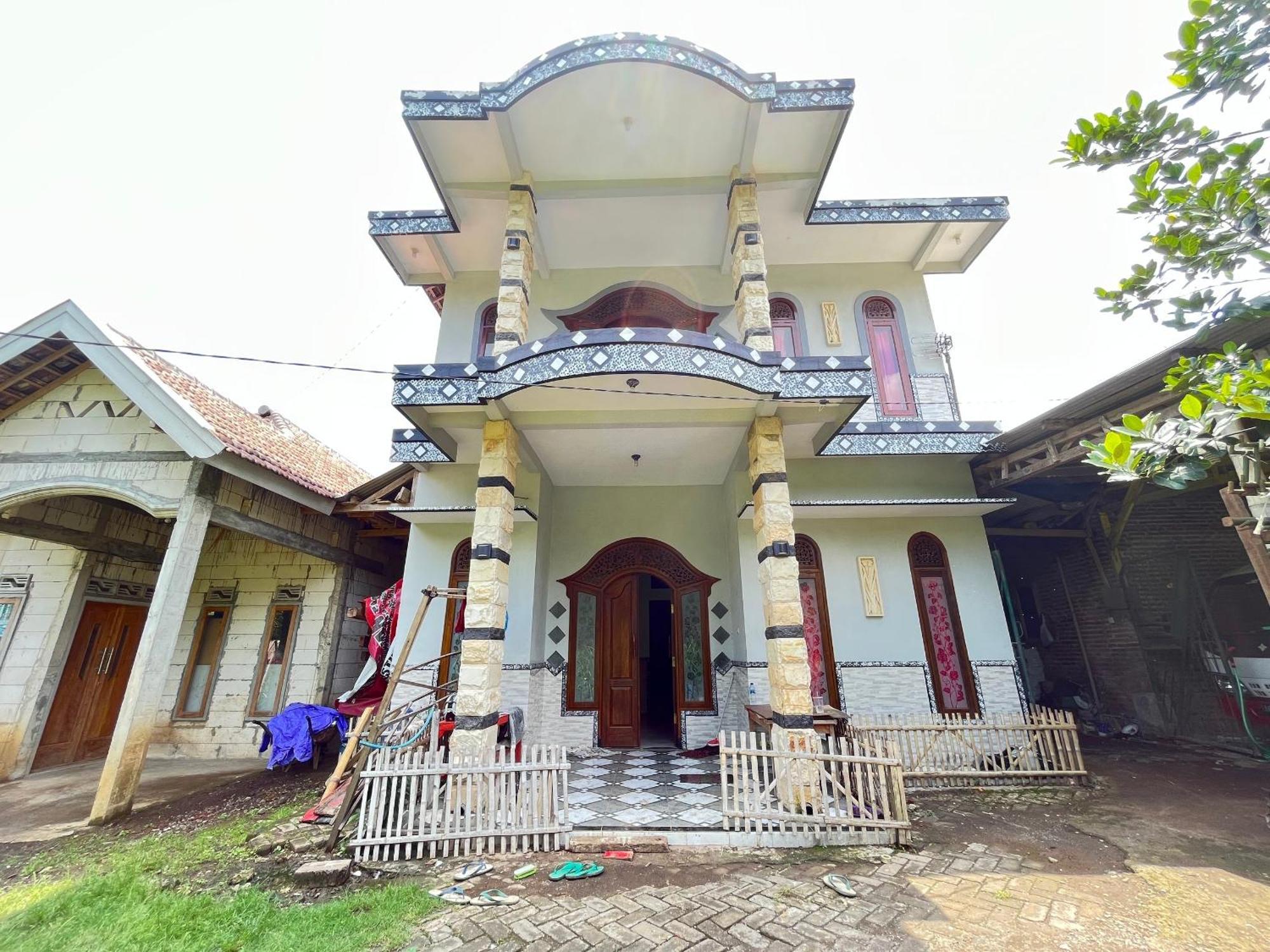 Отель Spot On 93423 Kost Berkah Near Kebun Teh Wonosari Лаванг Экстерьер фото